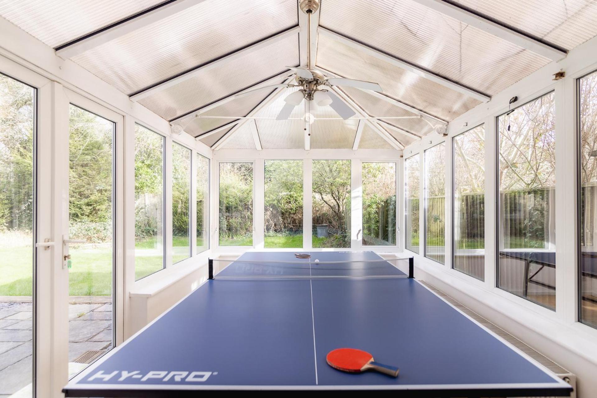 Ping-Pong Paradise Crawley  Exteriér fotografie